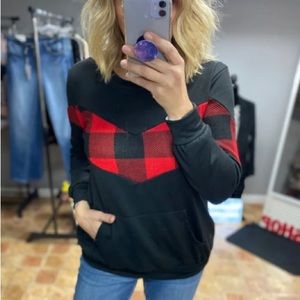 BOUTIQUE L/S Buffalo Plaid Print Chevron Contrast Top NEW!